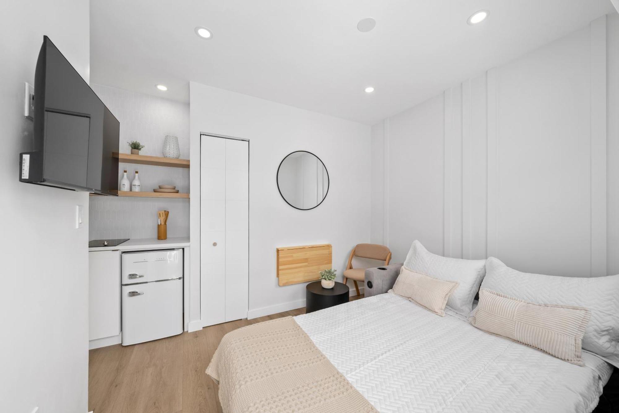 M Lake Worth Beach - Modern Villas Near West Palm Beach, Chic Retro Vibes, King Bed, Cozy Backyard, Bbq, Workspace, High-Speed Internet, Free Parking, 5 Minutes To Downtown & Beach מראה חיצוני תמונה