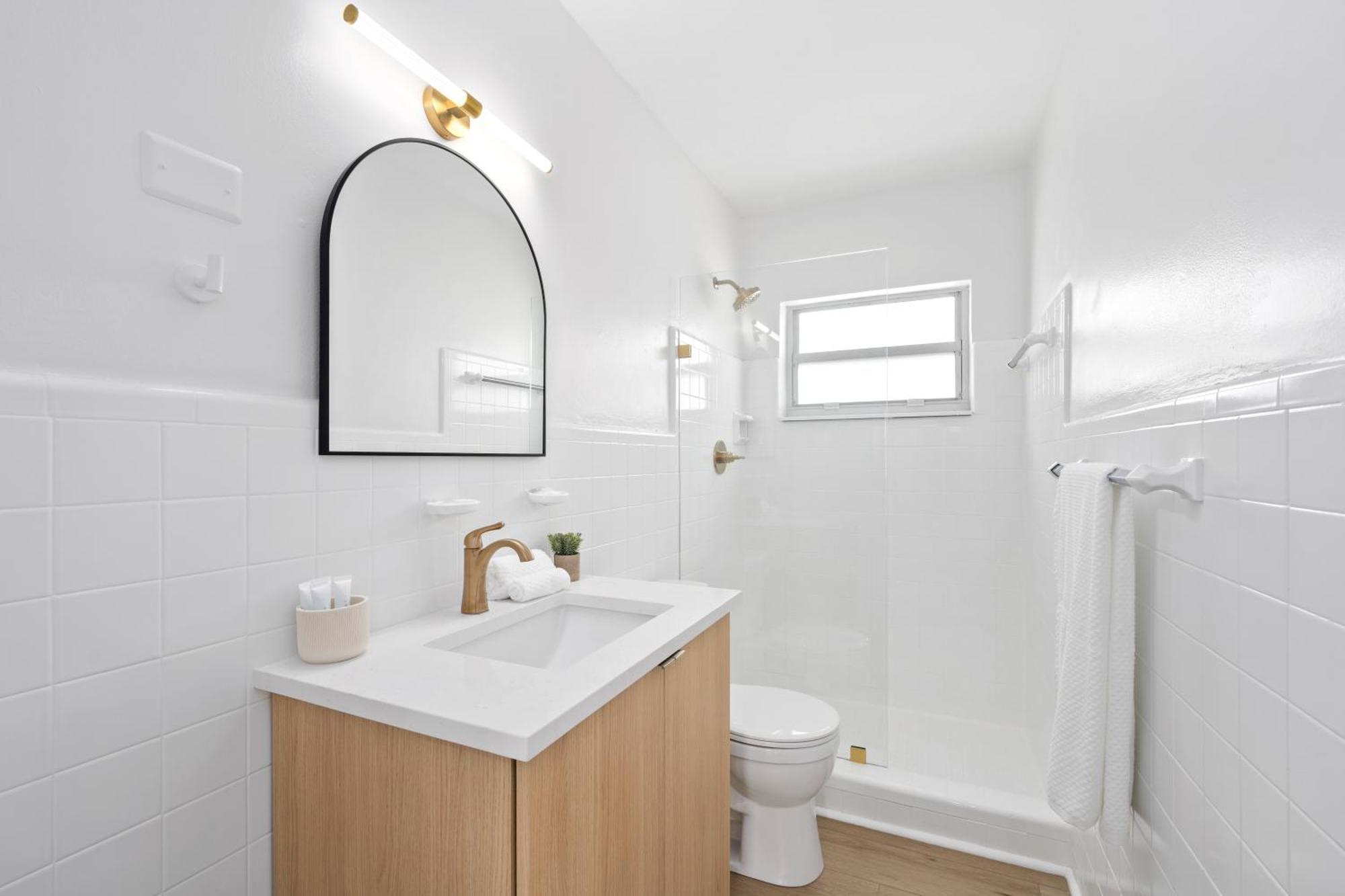 M Lake Worth Beach - Modern Villas Near West Palm Beach, Chic Retro Vibes, King Bed, Cozy Backyard, Bbq, Workspace, High-Speed Internet, Free Parking, 5 Minutes To Downtown & Beach מראה חיצוני תמונה