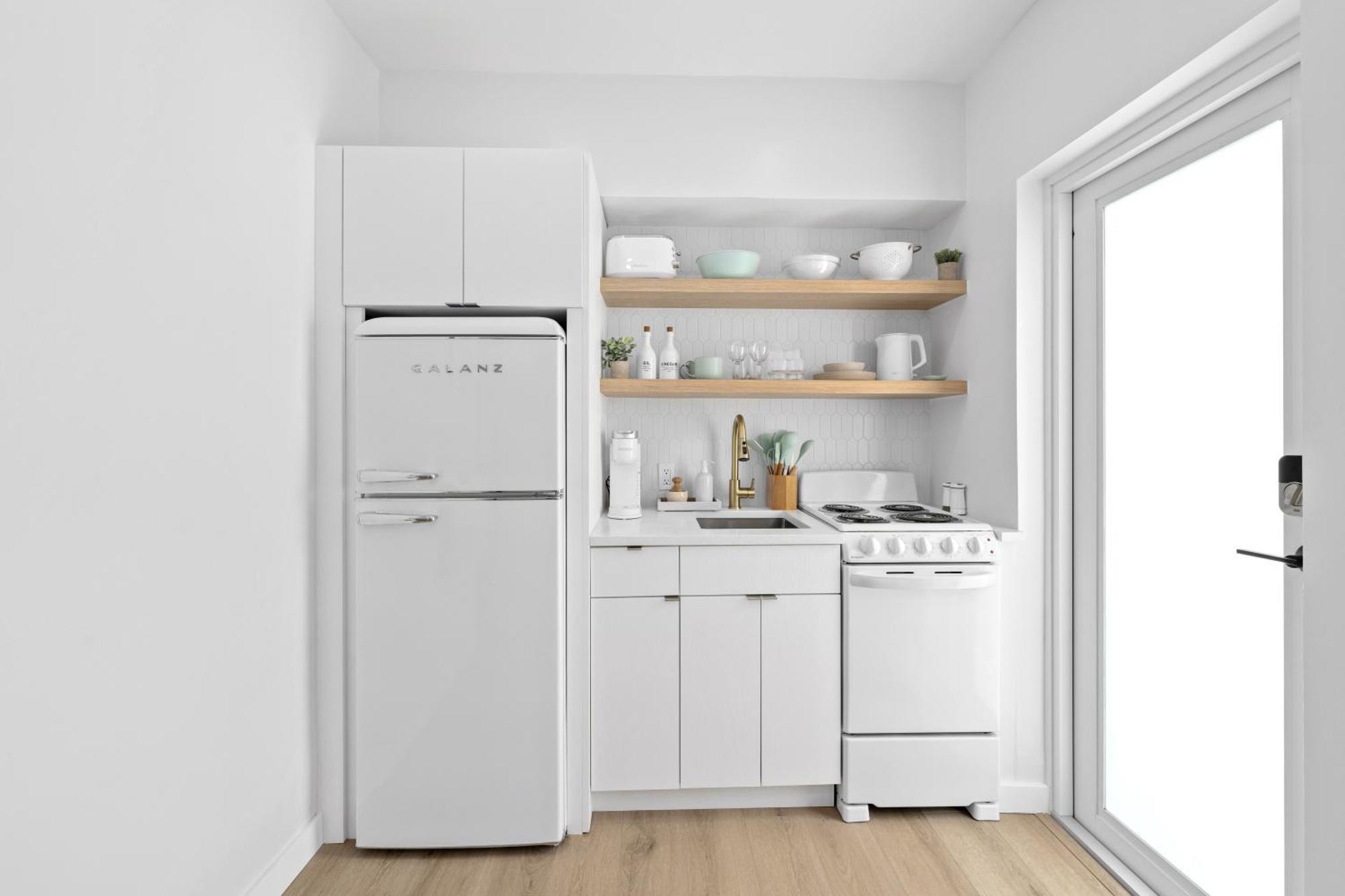 M Lake Worth Beach - Modern Villas Near West Palm Beach, Chic Retro Vibes, King Bed, Cozy Backyard, Bbq, Workspace, High-Speed Internet, Free Parking, 5 Minutes To Downtown & Beach מראה חיצוני תמונה
