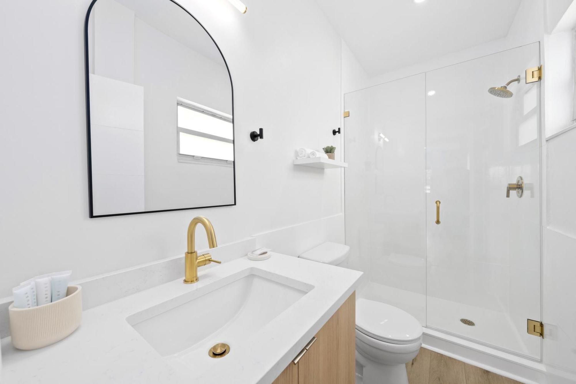 M Lake Worth Beach - Modern Villas Near West Palm Beach, Chic Retro Vibes, King Bed, Cozy Backyard, Bbq, Workspace, High-Speed Internet, Free Parking, 5 Minutes To Downtown & Beach מראה חיצוני תמונה