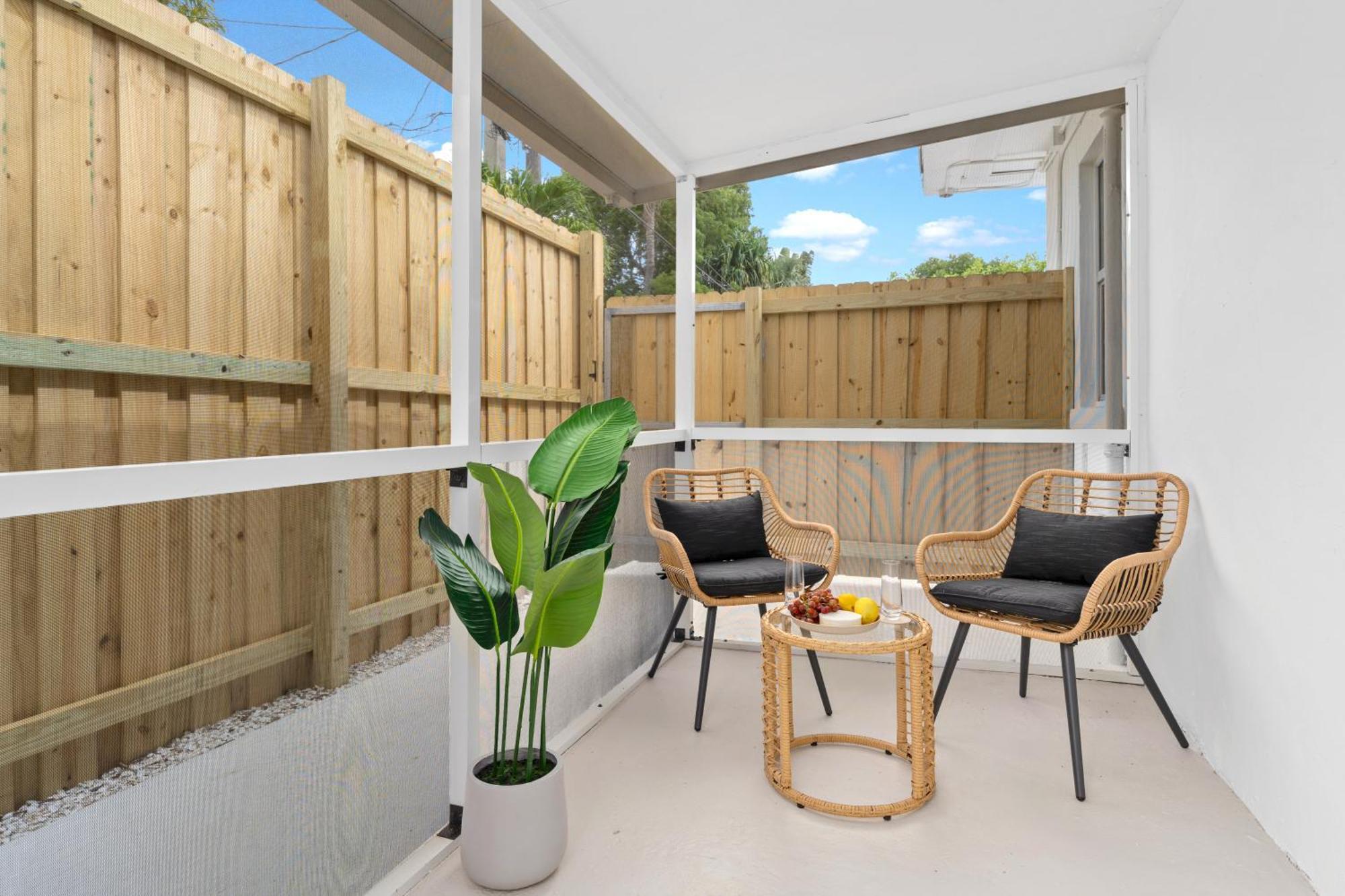 M Lake Worth Beach - Modern Villas Near West Palm Beach, Chic Retro Vibes, King Bed, Cozy Backyard, Bbq, Workspace, High-Speed Internet, Free Parking, 5 Minutes To Downtown & Beach מראה חיצוני תמונה