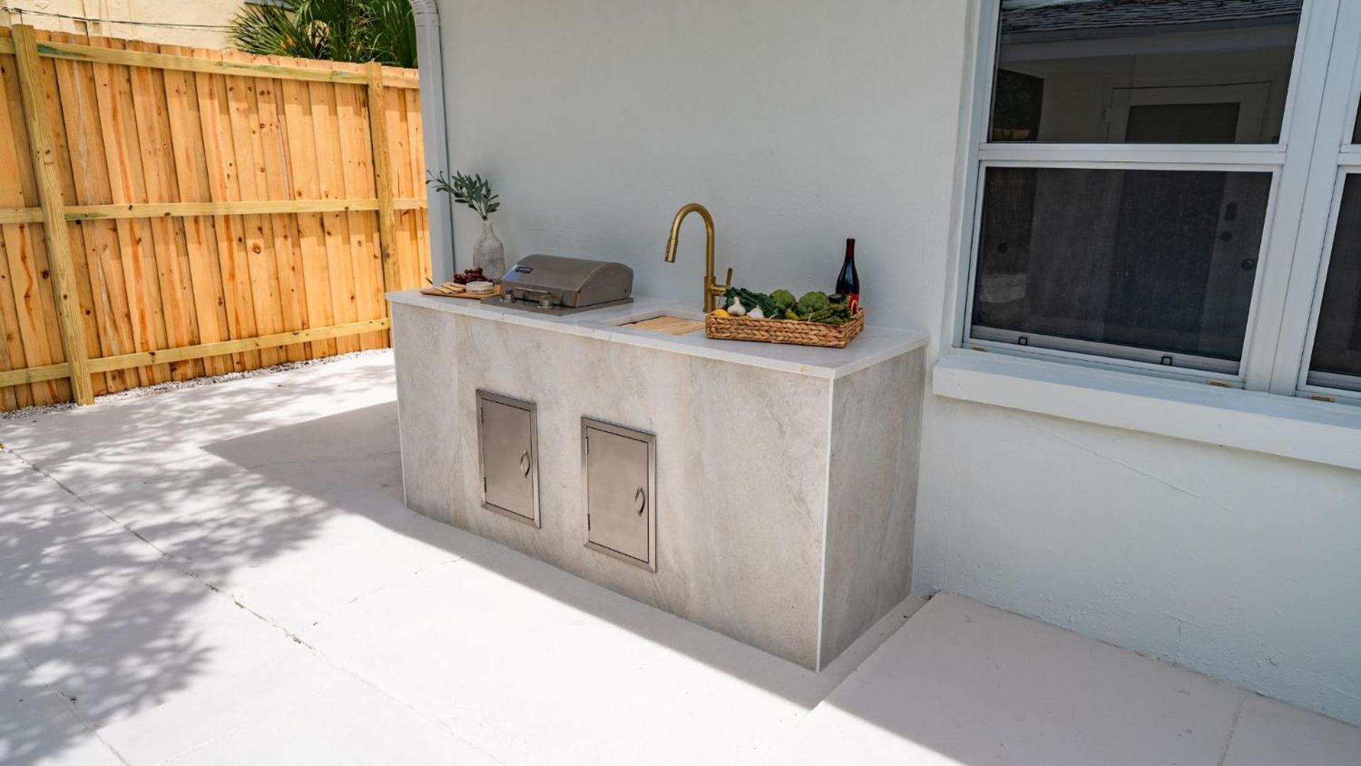 M Lake Worth Beach - Modern Villas Near West Palm Beach, Chic Retro Vibes, King Bed, Cozy Backyard, Bbq, Workspace, High-Speed Internet, Free Parking, 5 Minutes To Downtown & Beach מראה חיצוני תמונה